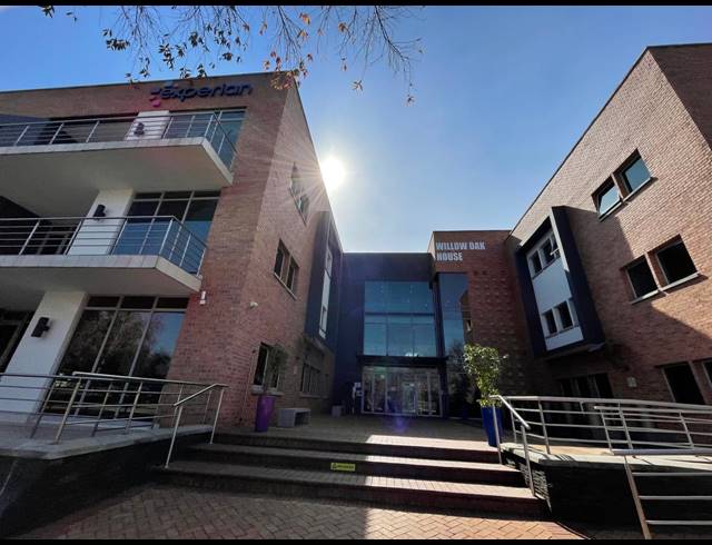 669M² OFFICE TO LET IN BRYANSTON